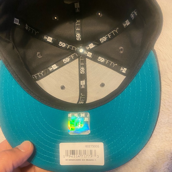 New Era Camo Miami Dolphins Fitted Hat. - Picture 4 of 5